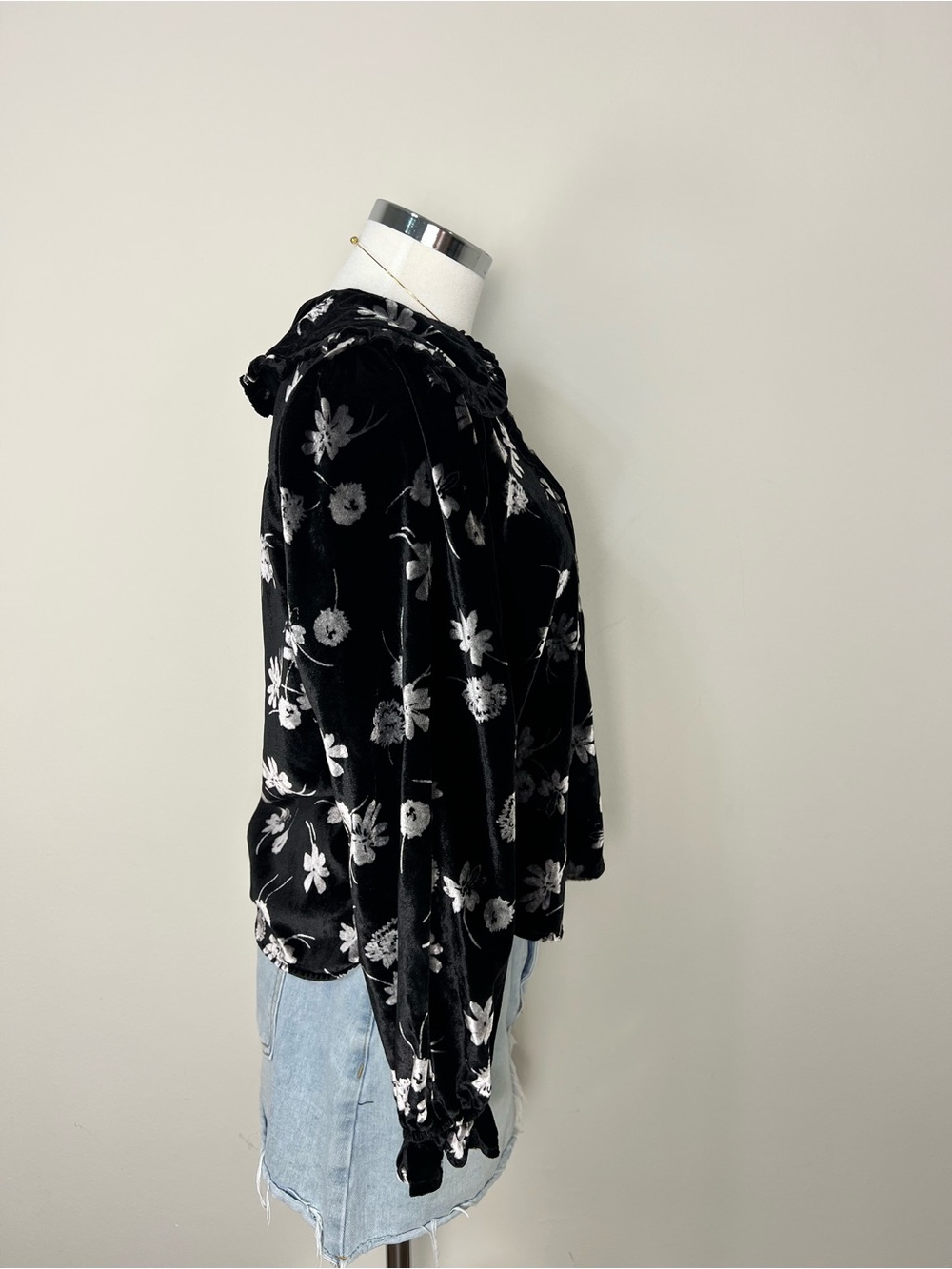 Pilcro Anthropologie Keira Velvet Floral Collared Blouse XS NWT Black Romantic - Picture 7 of 10